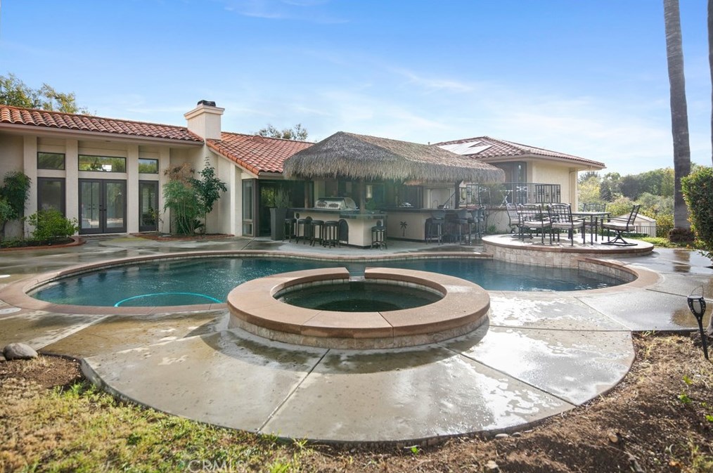 408 Tumble Creek Ln, Fallbrook CA  92028-2543 exterior