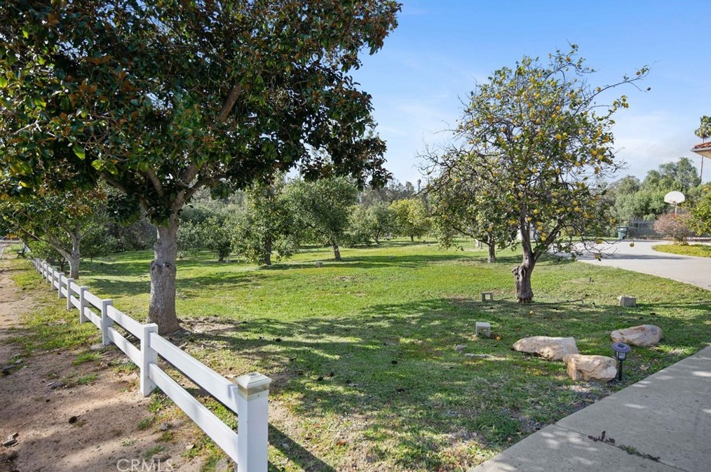 408 Tumble Creek Ln, Fallbrook CA  92028-2543 exterior