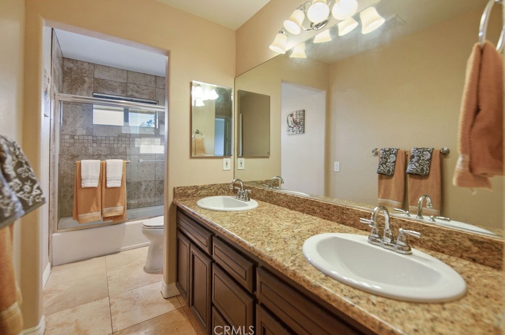 408 Tumble Creek Ln, Fallbrook CA  92028-2543 exterior