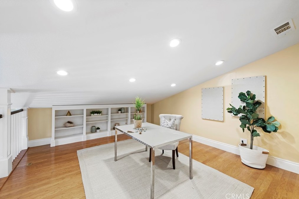 66 Oakcliff Dr, Laguna Beach CA  92677-5650 exterior