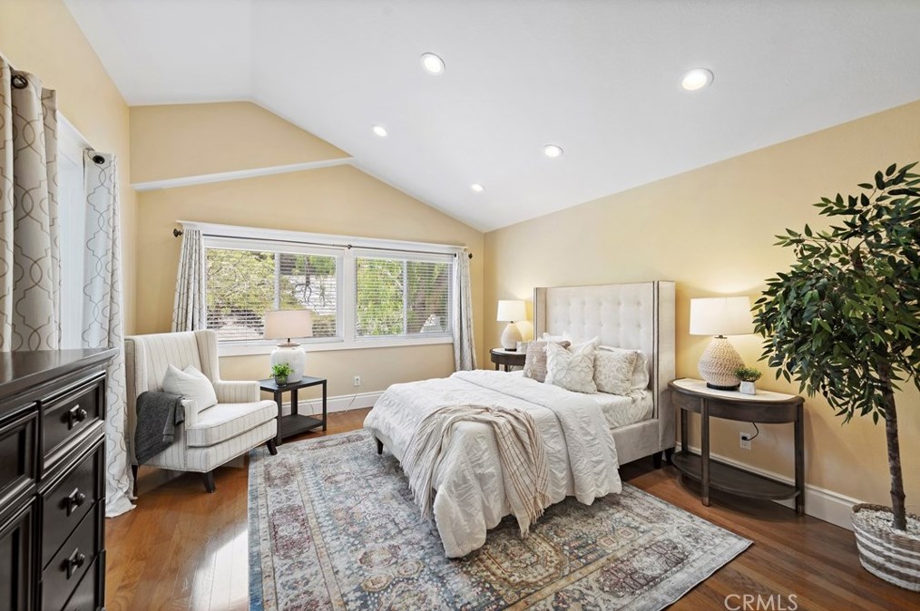 66 Oakcliff Dr, Laguna Beach CA  92677-5650 exterior