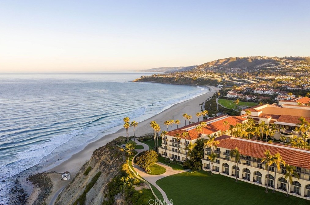 66 Oakcliff Dr, Laguna Beach CA  92677-5650 exterior