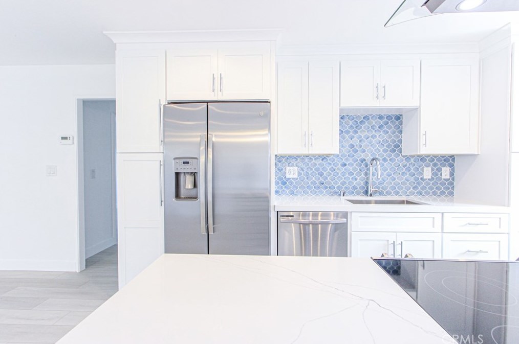 23390 El Reposa, Laguna Beach CA  92656-1104 exterior