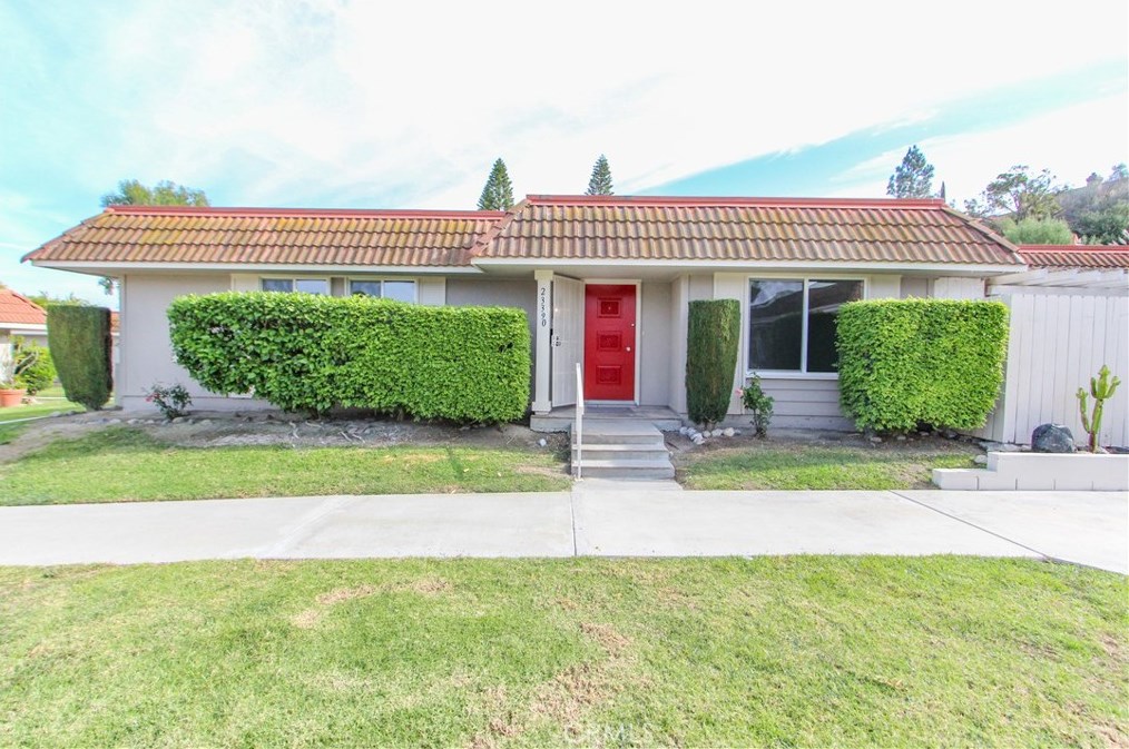 23390 El Reposa, Laguna Beach CA  92656-1104 exterior