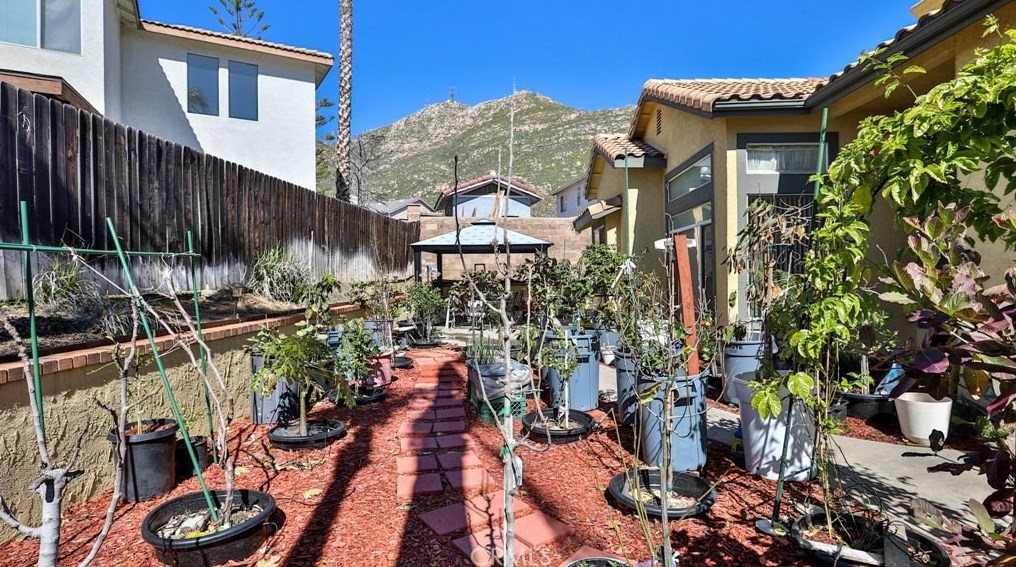 21620 Calle Monaco, Moreno Valley CA  92557-8540 exterior