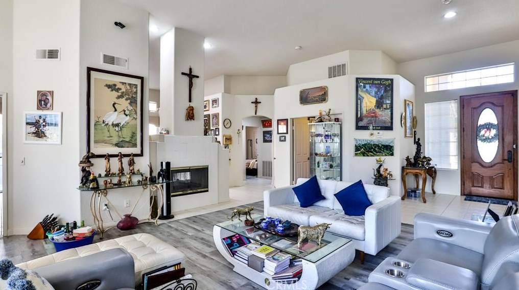 21620 Calle Monaco, Moreno Valley CA  92557-8540 exterior