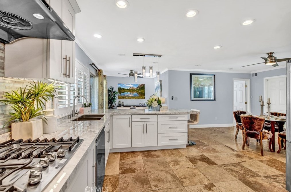 8681 Palos Verdes Ave, Westminster CA  92683-7259 exterior