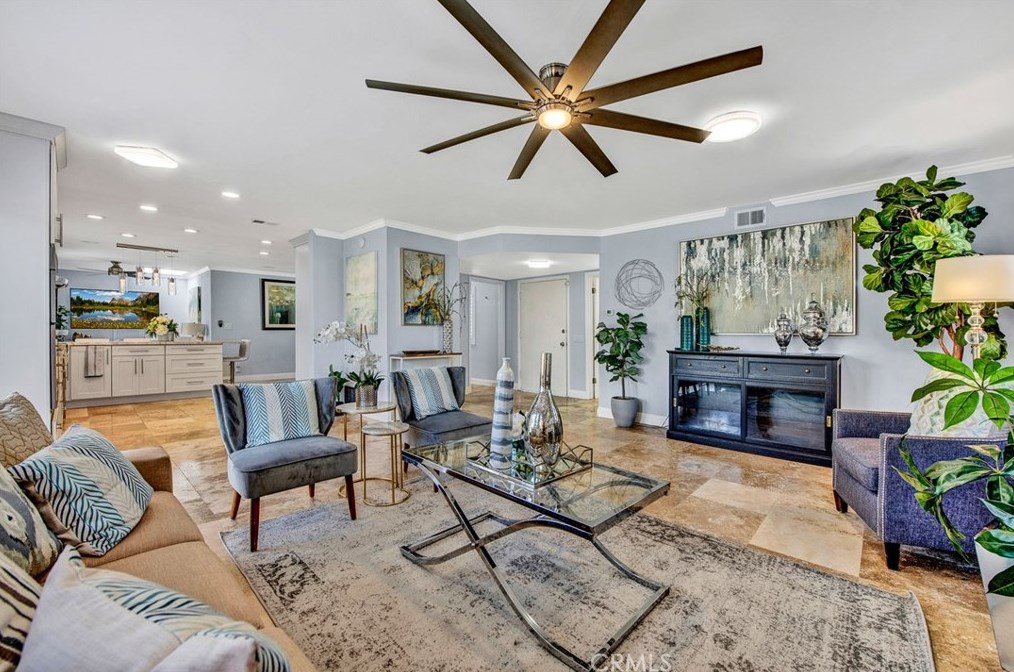 8681 Palos Verdes Ave, Westminster CA  92683-7259 exterior