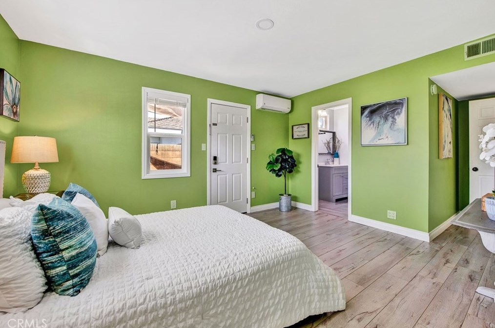 8681 Palos Verdes Ave, Westminster CA  92683-7259 exterior