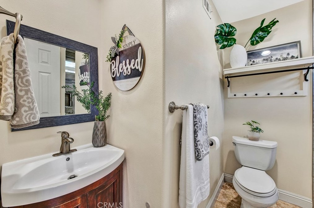 8681 Palos Verdes Ave, Westminster CA  92683-7259 exterior
