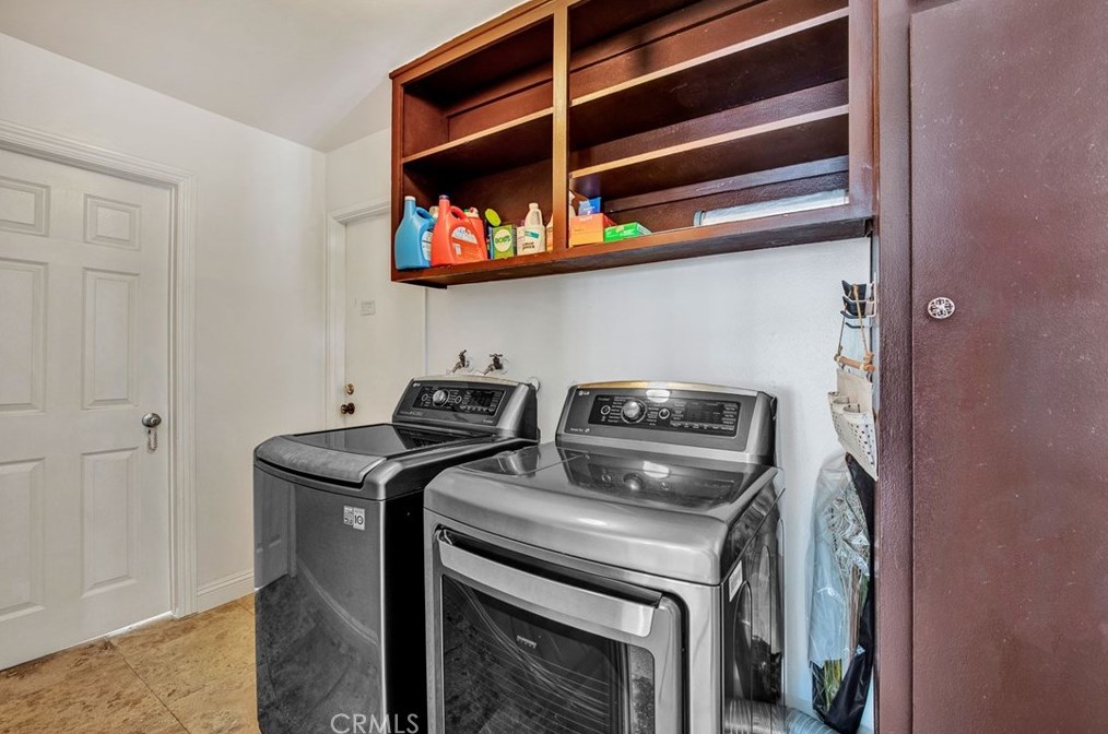 8681 Palos Verdes Ave, Westminster CA  92683-7259 exterior