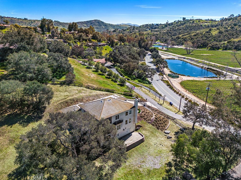 2424 Gird Rd, Fallbrook CA  92028-9687 exterior