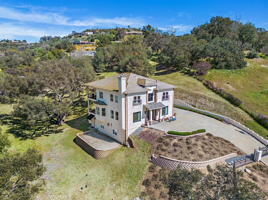 2424 Gird Rd, Fallbrook CA  92028-9687 exterior