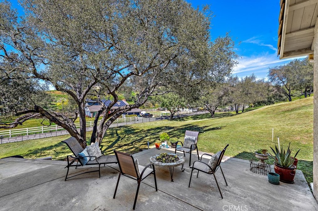 2424 Gird Rd, Fallbrook CA  92028-9687 exterior