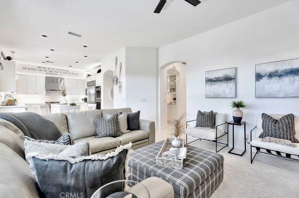 6602 Beachview Dr, Huntington Beach CA  92648-2666 exterior