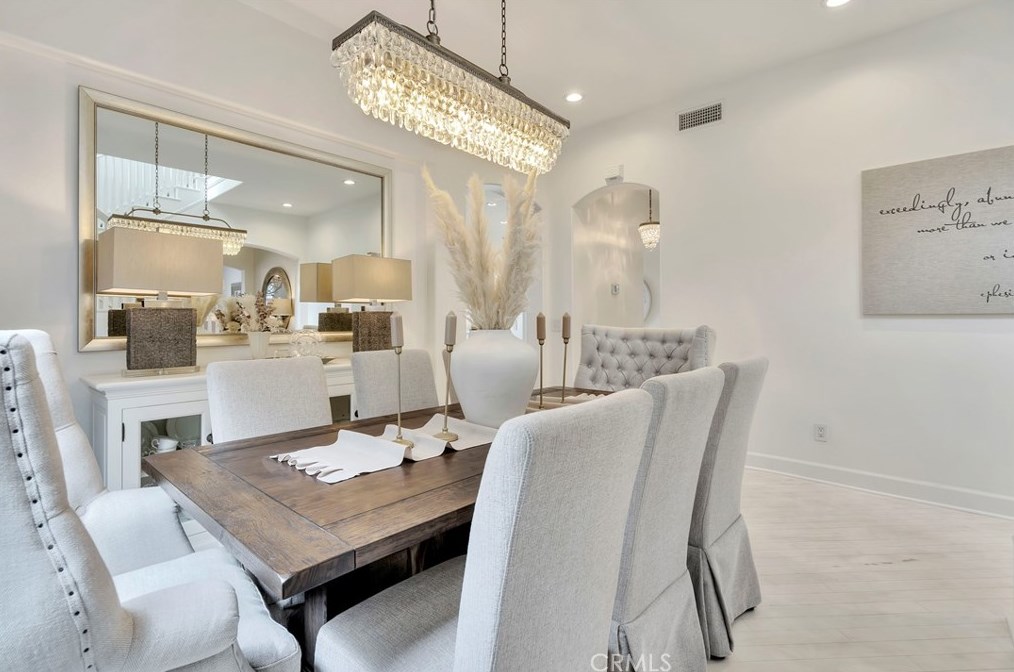6602 Beachview Dr, Huntington Beach CA  92648-2666 exterior