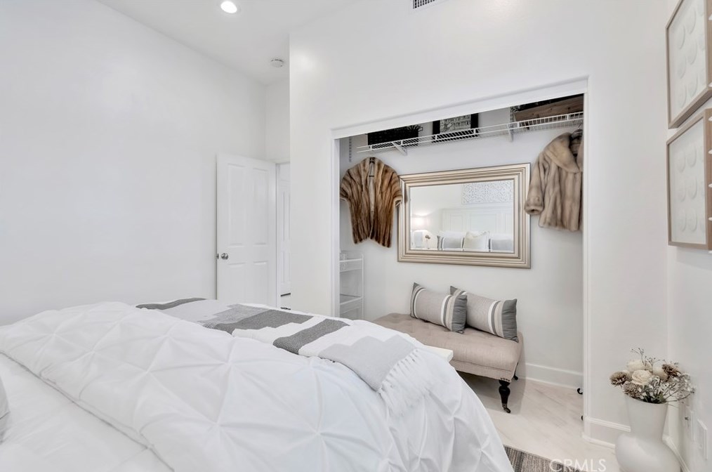 6602 Beachview Dr, Huntington Beach CA  92648-2666 exterior