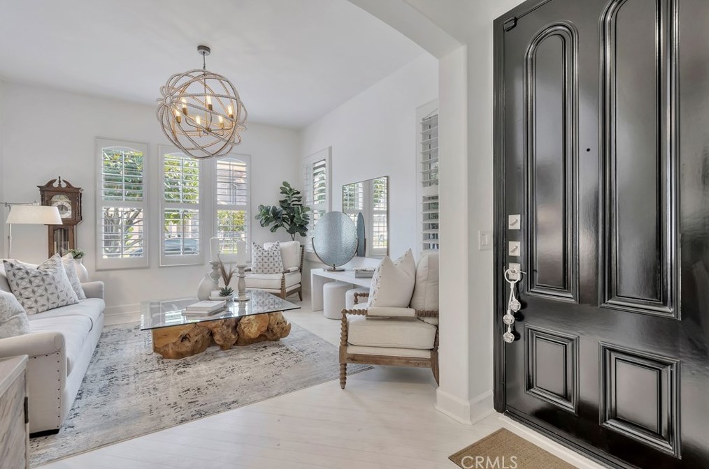 6602 Beachview Dr, Huntington Beach CA  92648-2666 exterior