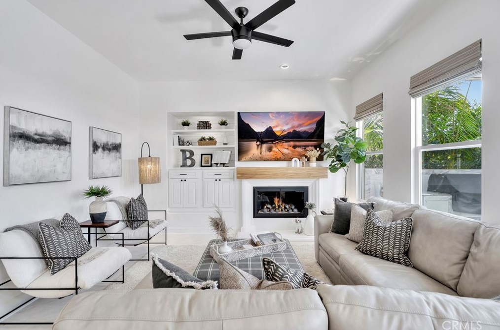 6602 Beachview Dr, Huntington Beach CA  92648-2666 exterior