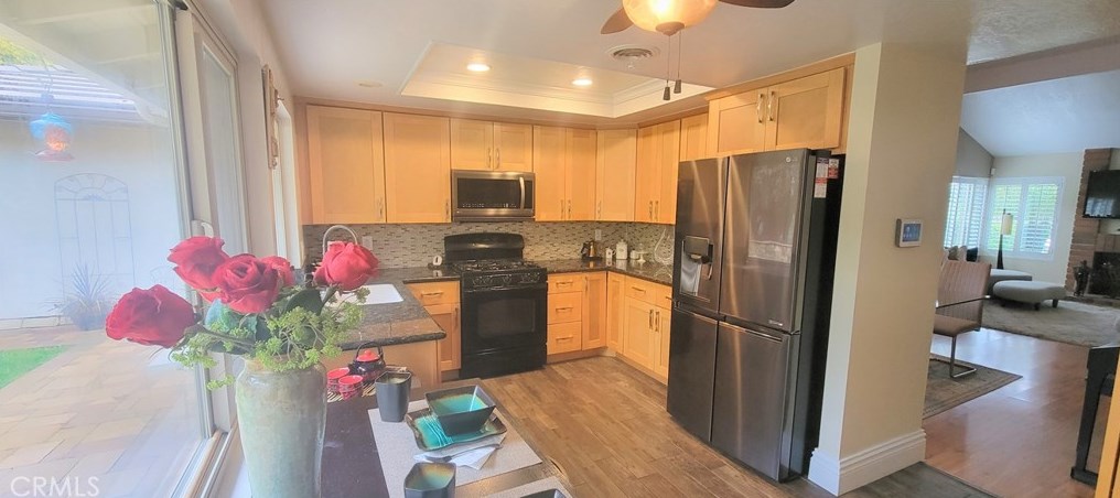 681 Windham Dr, Claremont CA  91711-3551 exterior