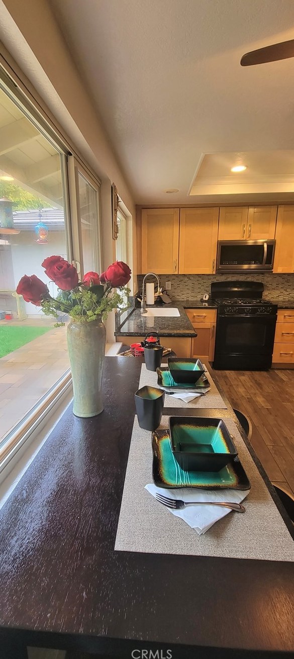 681 Windham Dr, Claremont CA  91711-3551 exterior