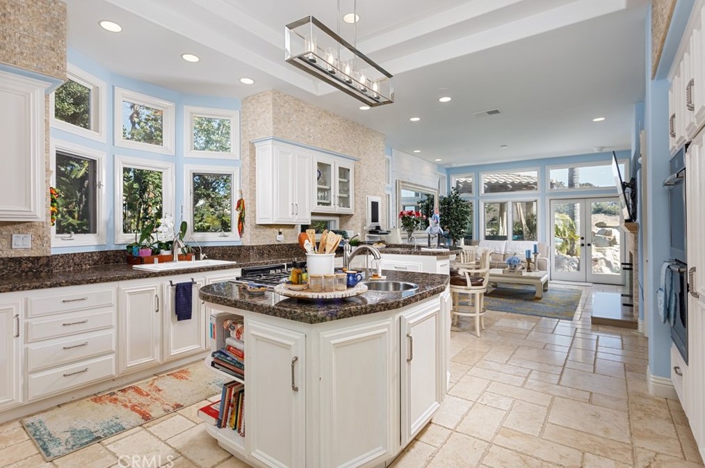 33 Gray Stone Way, Laguna Beach CA  92677-9330 exterior