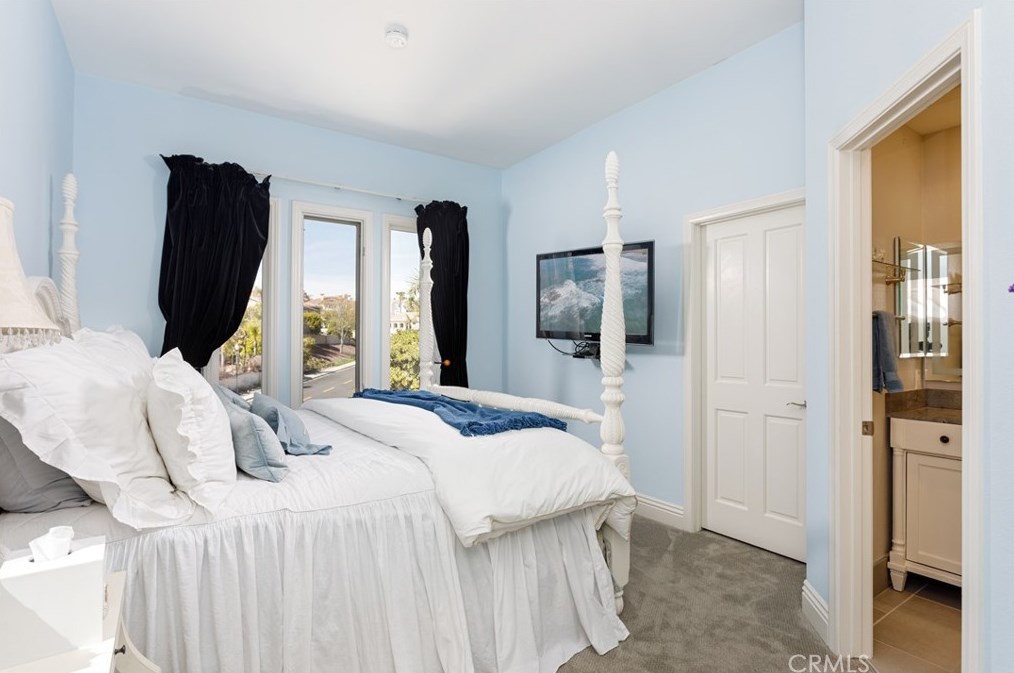 33 Gray Stone Way, Laguna Beach CA  92677-9330 exterior