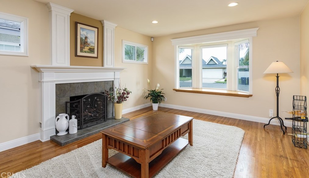 15771 Wicklow Ln, Huntington Beach, CA 92647