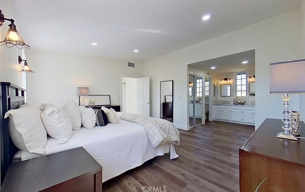 1886 Parkcrest Dr, Costa Mesa CA  92627-4532 exterior