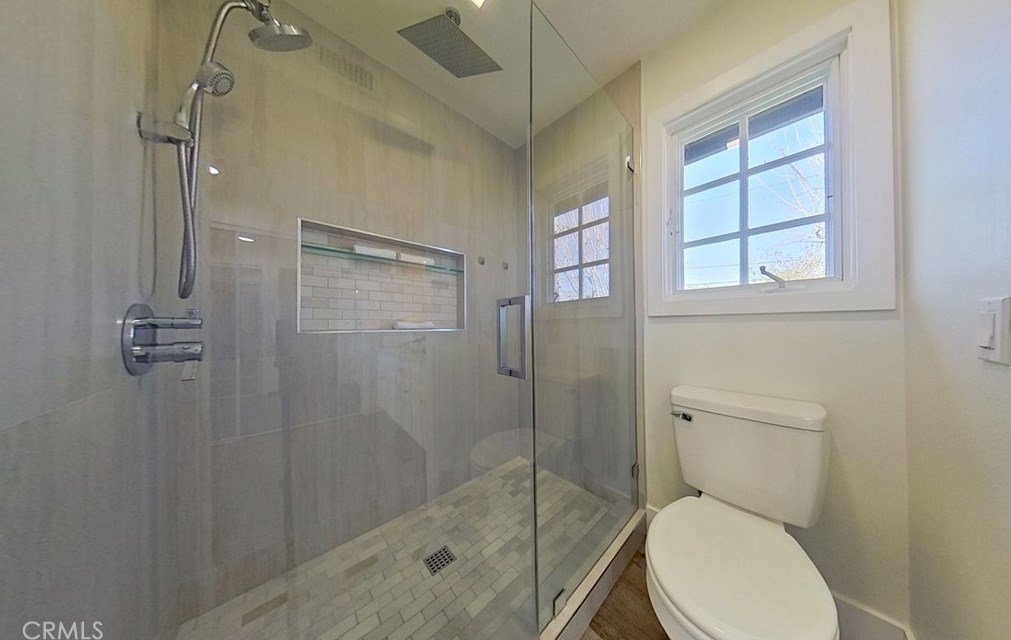 1886 Parkcrest Dr, Costa Mesa CA  92627-4532 exterior