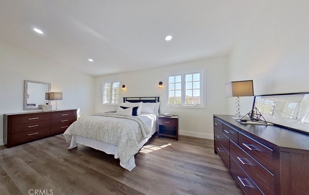 1886 Parkcrest Dr, Costa Mesa CA  92627-4532 exterior