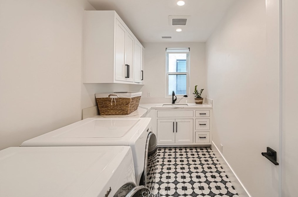 608 13th St, Huntington Beach CA  92648-4085 exterior