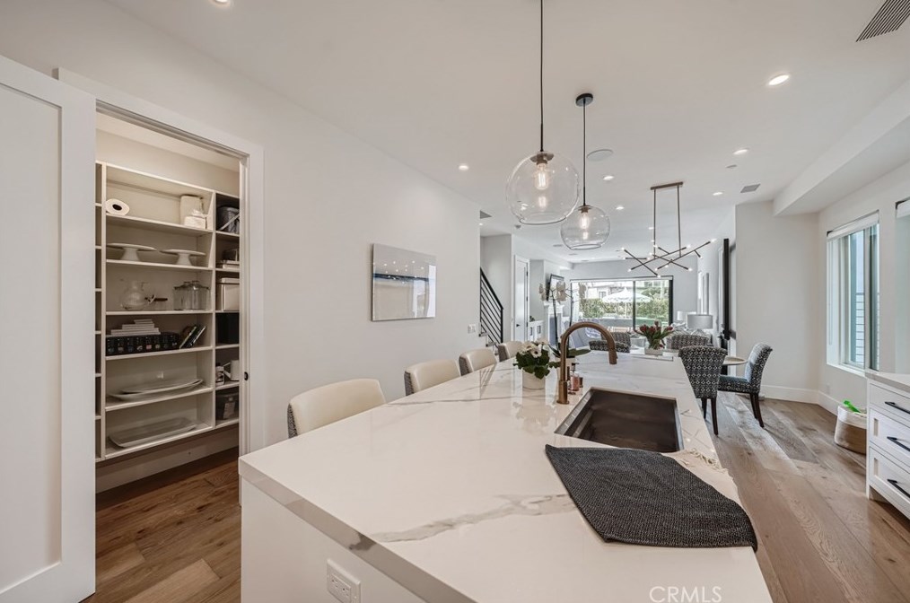 608 13th St, Huntington Beach CA  92648-4085 exterior