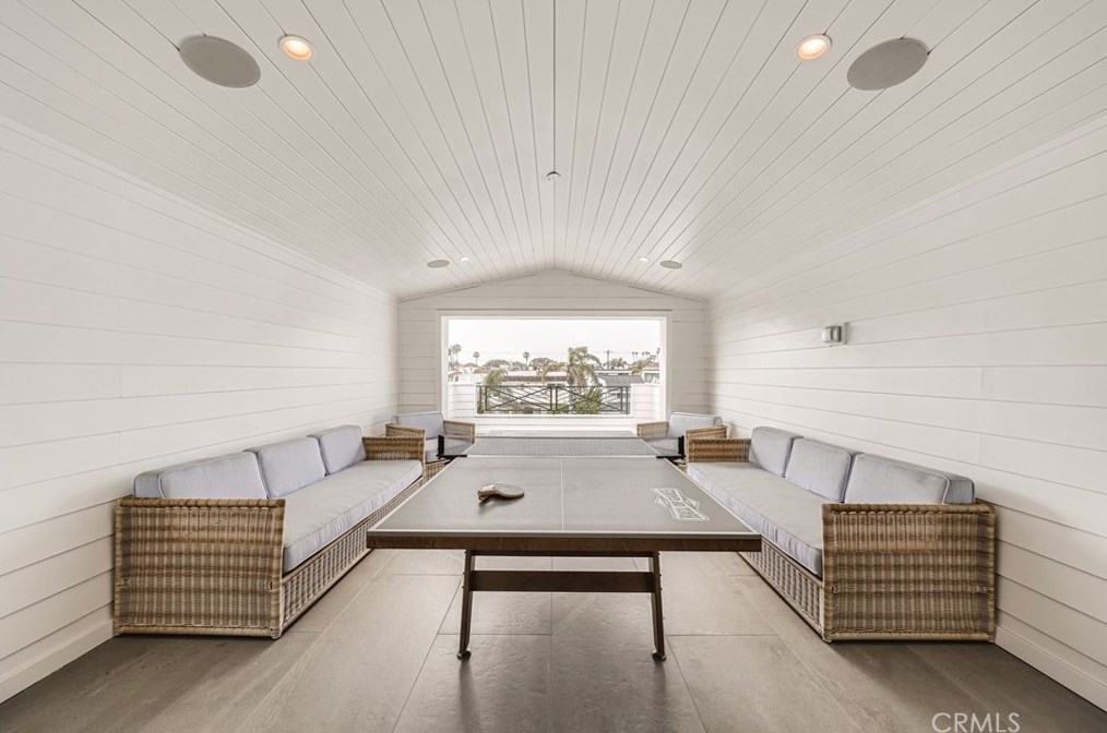 608 13th St, Huntington Beach CA  92648-4085 exterior