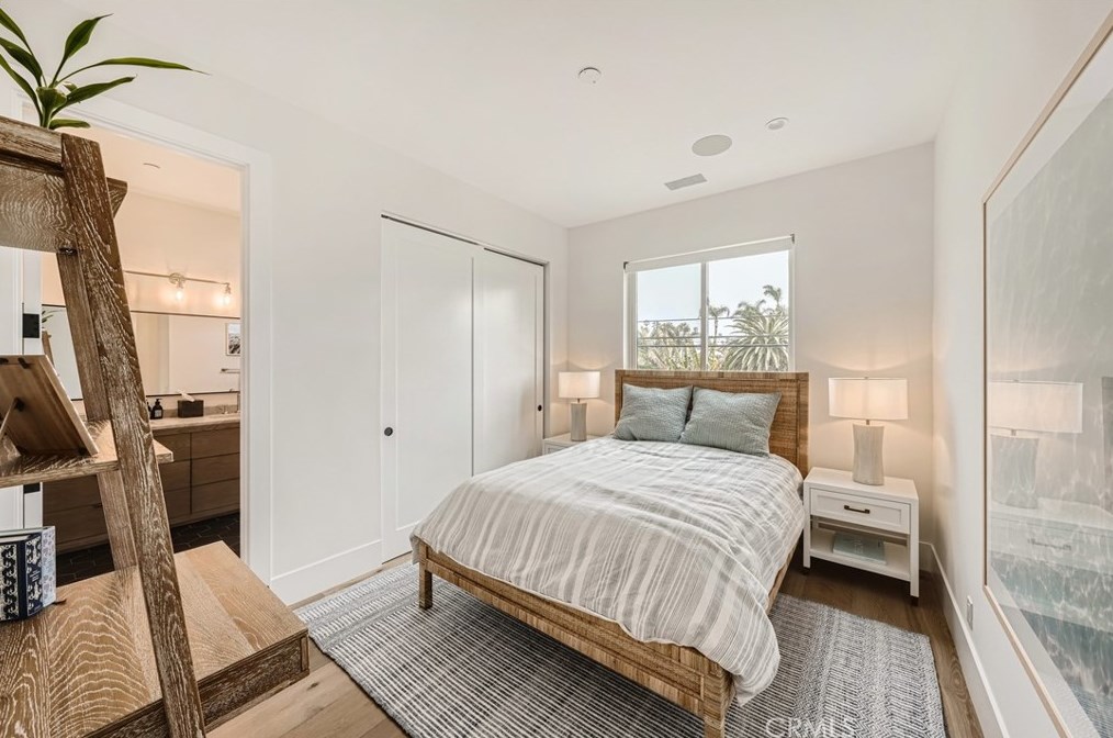 608 13th St, Huntington Beach CA  92648-4085 exterior