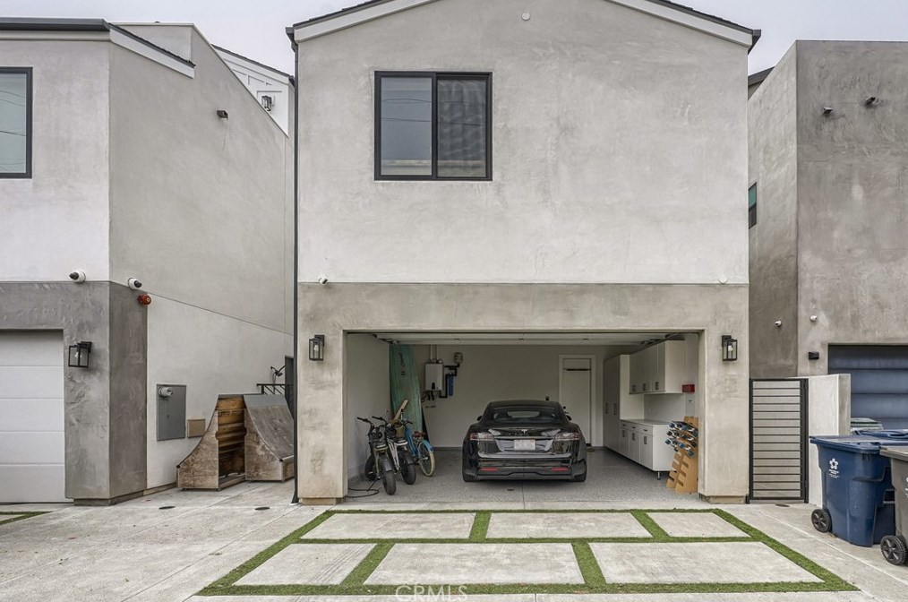 608 13th St, Huntington Beach CA  92648-4085 exterior