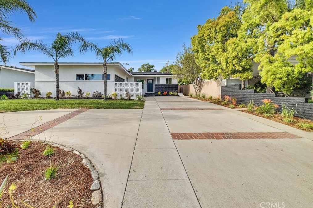 810 E St, Ontario CA  91762-3004 exterior