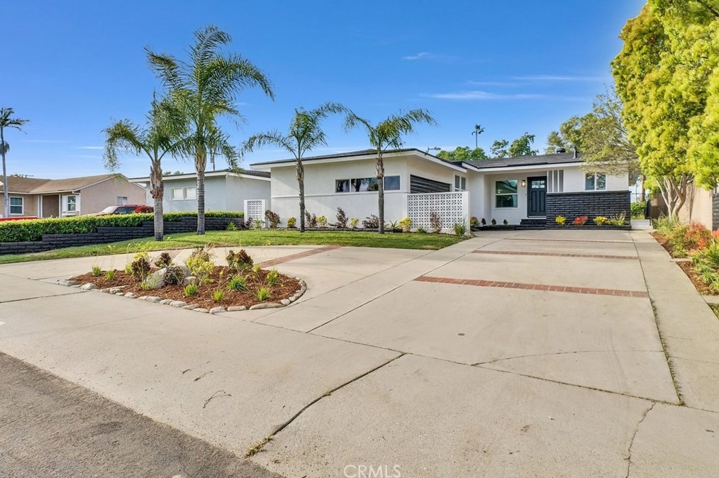 810 E St, Ontario CA  91762-3004 exterior