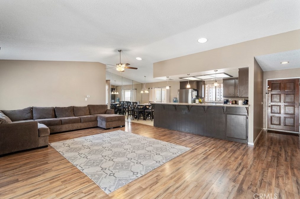 18603 Yucca St, Hesperia CA  92345-6444 exterior