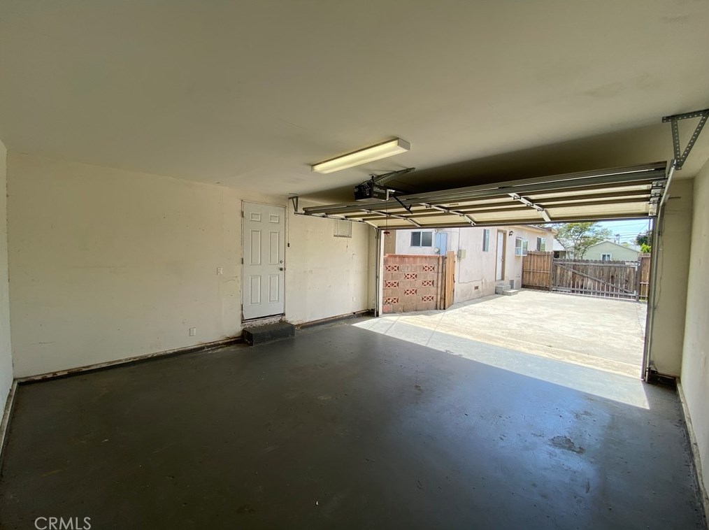 9726 Mercedes Ave, Los Angeles CA  91331-5316 exterior