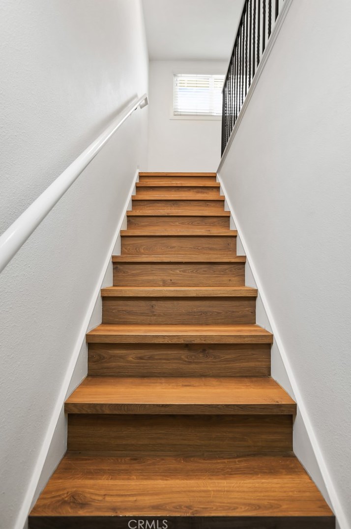 20379 Fee Ln, Huntington Beach CA  92646-5221 exterior