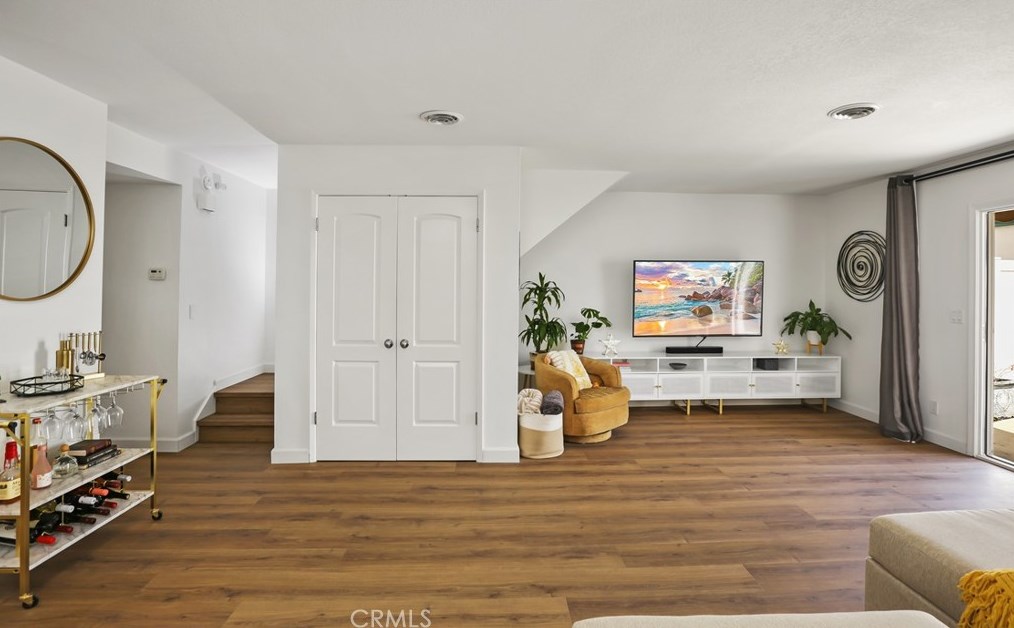 20379 Fee Ln, Huntington Beach CA  92646-5221 exterior
