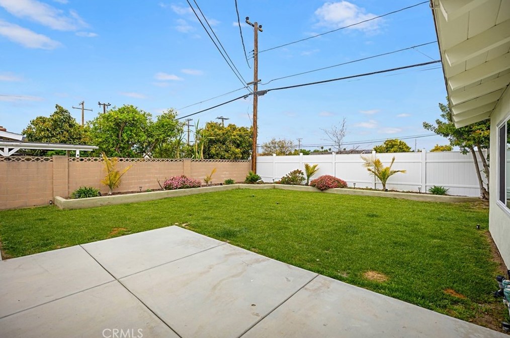 8521 Jennrich Ave, Westminster CA  92683-4614 exterior