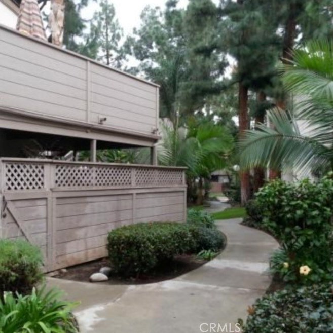 1460 Cabrillo Park Dr, Santa Ana CA  92701-2824 exterior