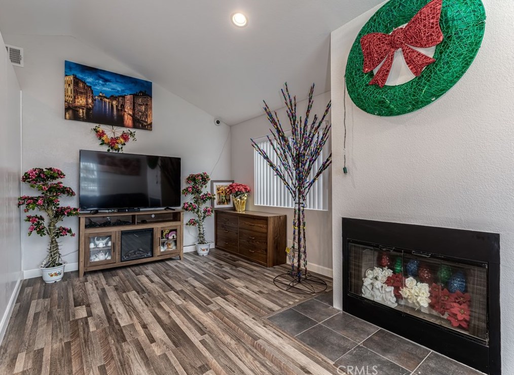 15401 Purdy St, Westminster CA  92683-6376 exterior