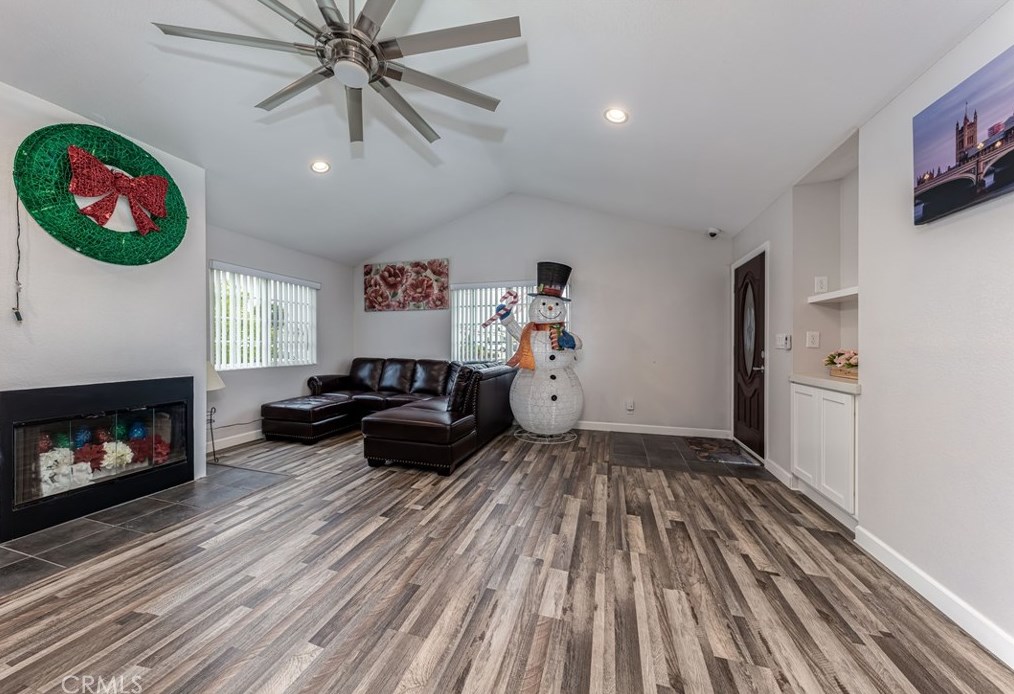 15401 Purdy St, Westminster CA  92683-6376 exterior