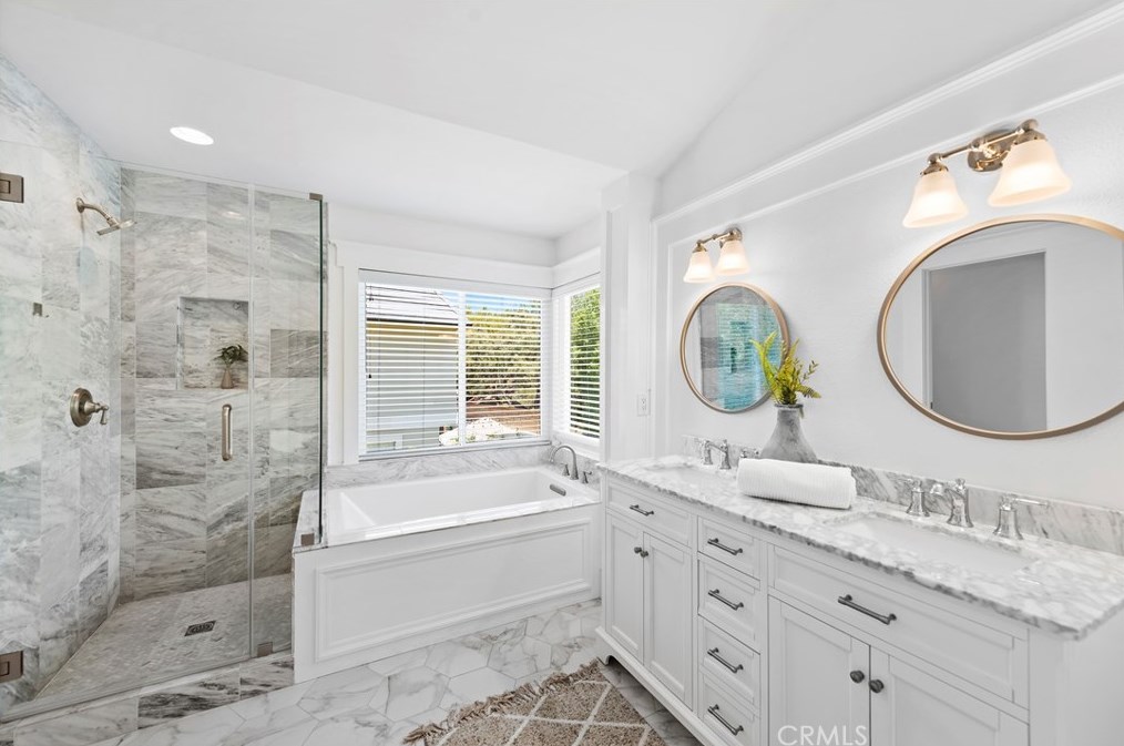 66 Oakcliff Dr, Laguna Beach CA  92677-5650 exterior