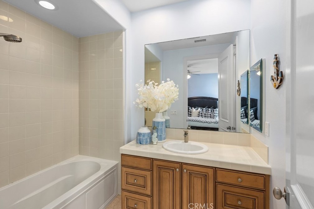 8478 Hibiscus Cir, Huntington Beach CA  92646-6800 exterior