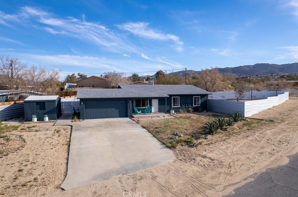 61457 Division St, Joshua Tree CA  92252-2415 exterior