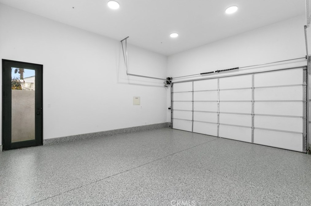 215 Lincoln Ave, Huntington Beach CA  92648-3505 exterior